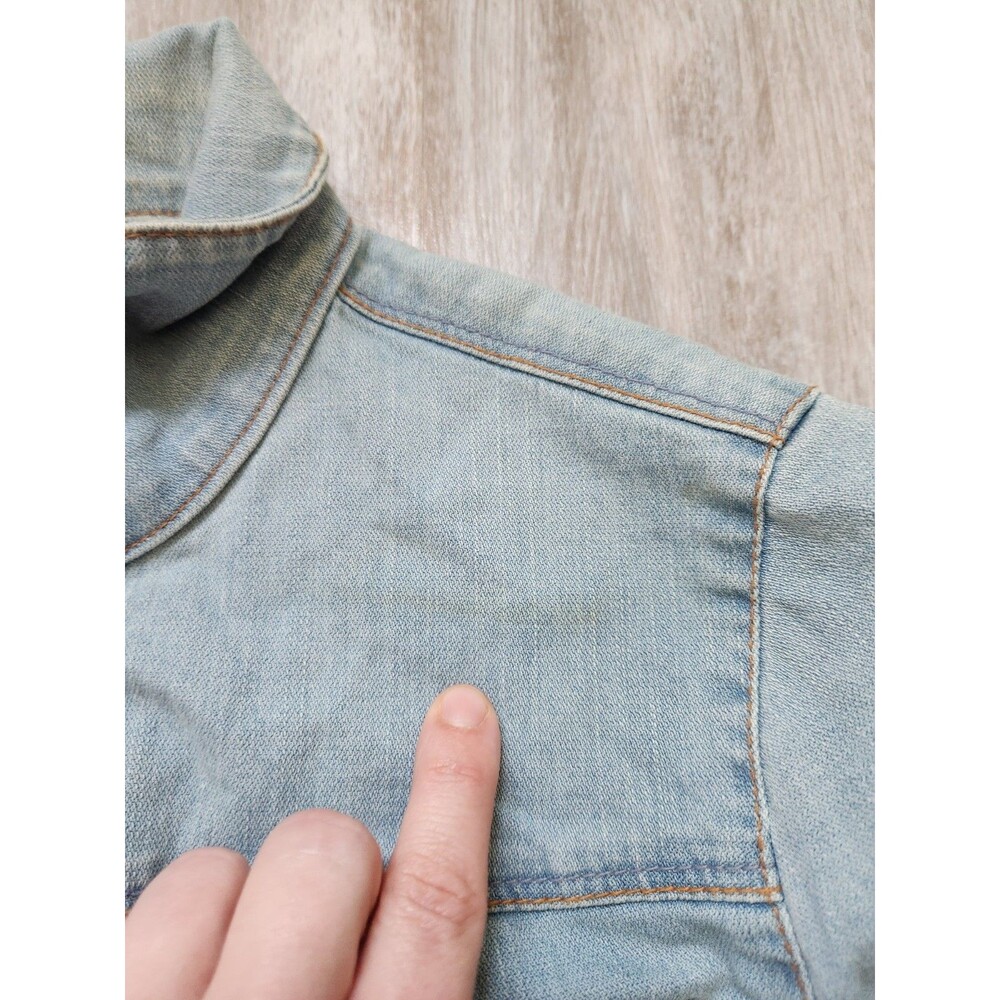 Life in Progress Cropped Denim Jacket Womens Medium Light Wash Boho Aztec GUC - Picture 8 of 11
